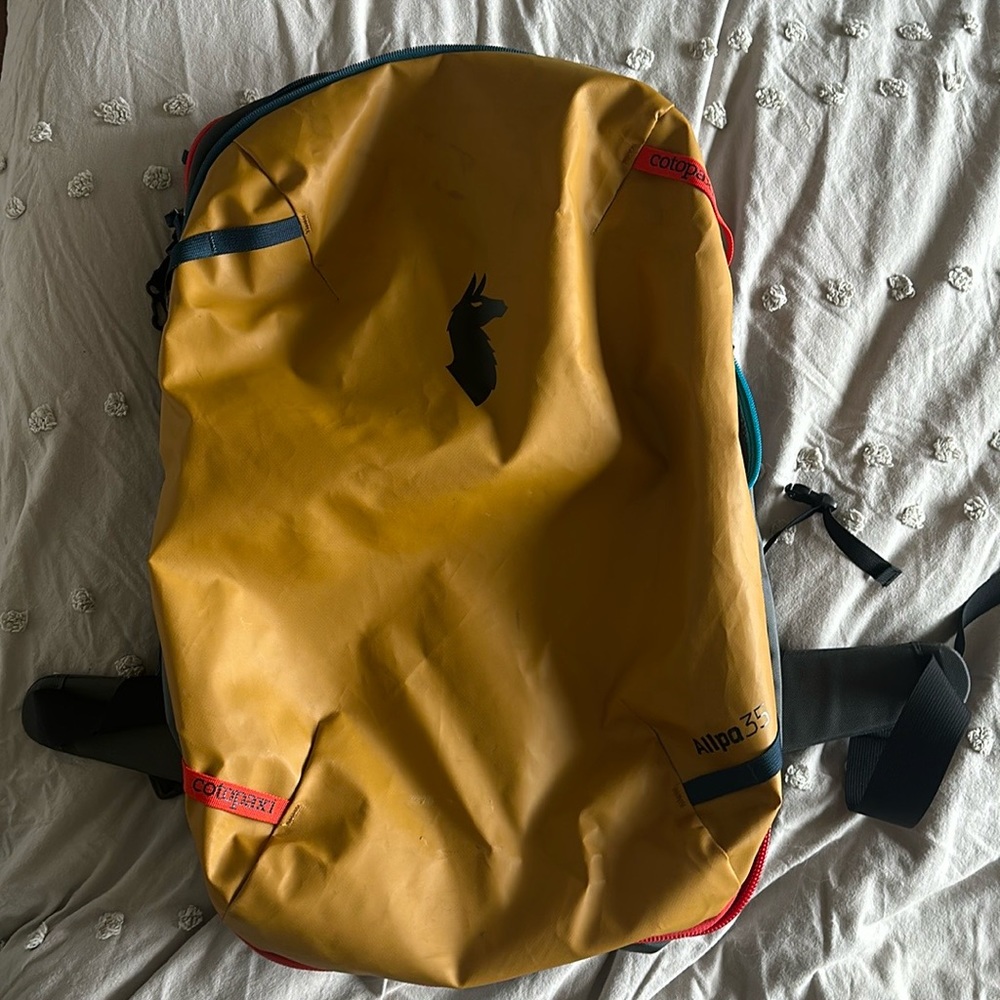 Unisex Cotopaxi 35L backpack
